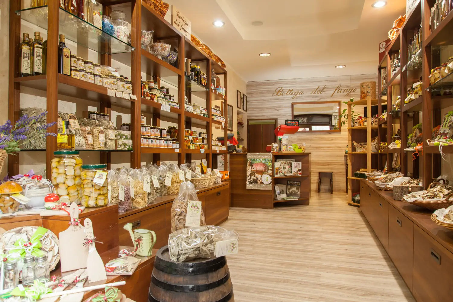 foto interno negozio bottega del fungo