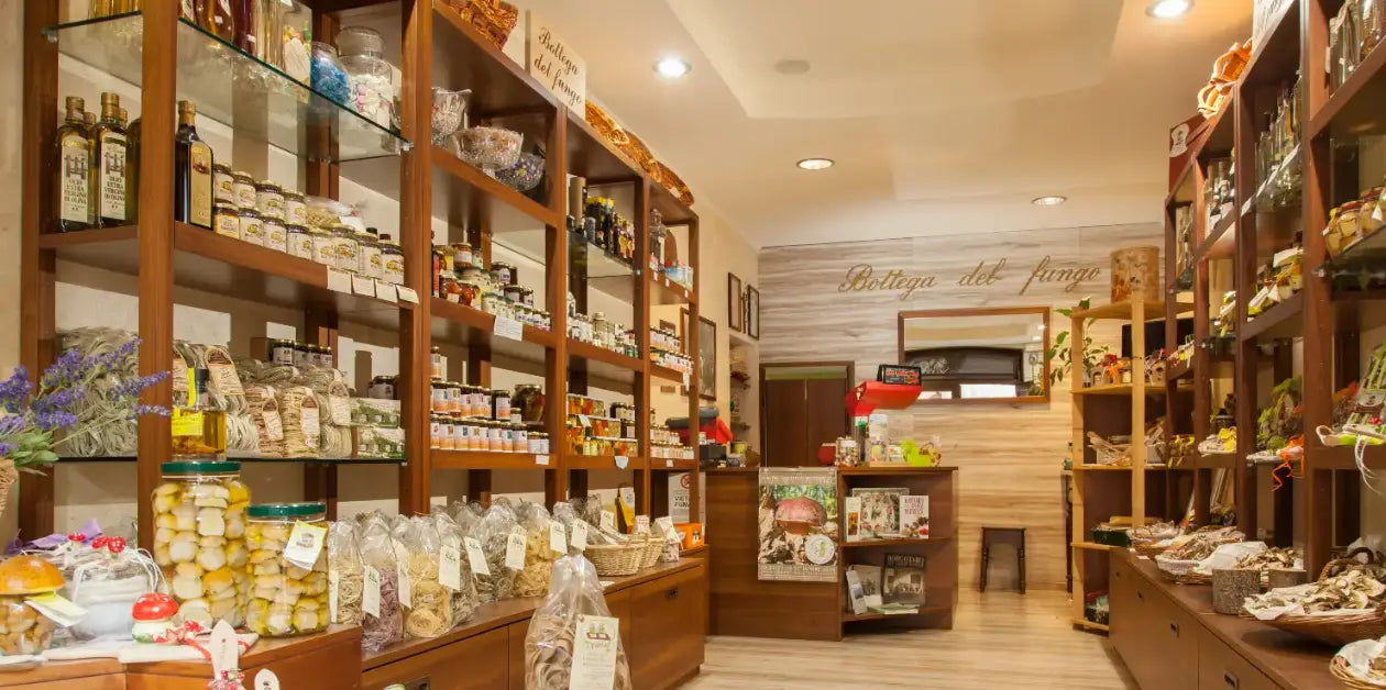 Interno del nostro negozio la bottega del fungo a Borgotaro